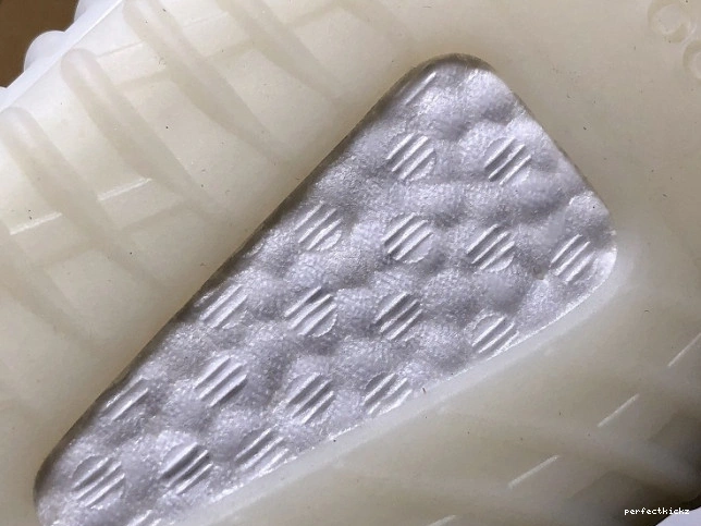 Yeezy CP9366 V2 Cream Adidas Boost 350 White 0729
